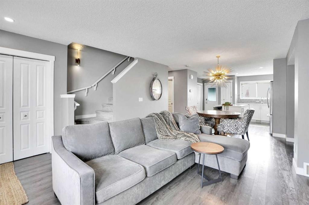 









184


Cramond

Green Southeast,
Calgary,




AB
T3M 1B7

