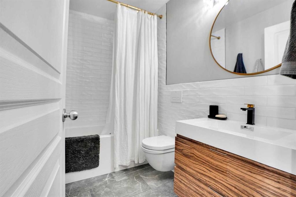 









184


Cramond

Green Southeast,
Calgary,




AB
T3M 1B7

