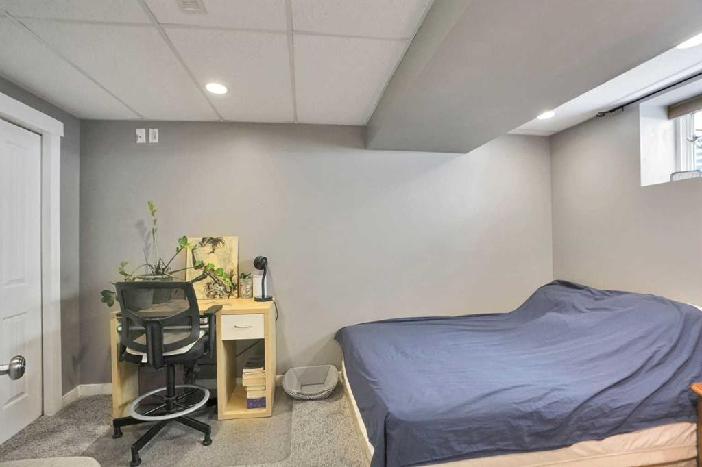 









184


Cramond

Green Southeast,
Calgary,




AB
T3M 1B7

