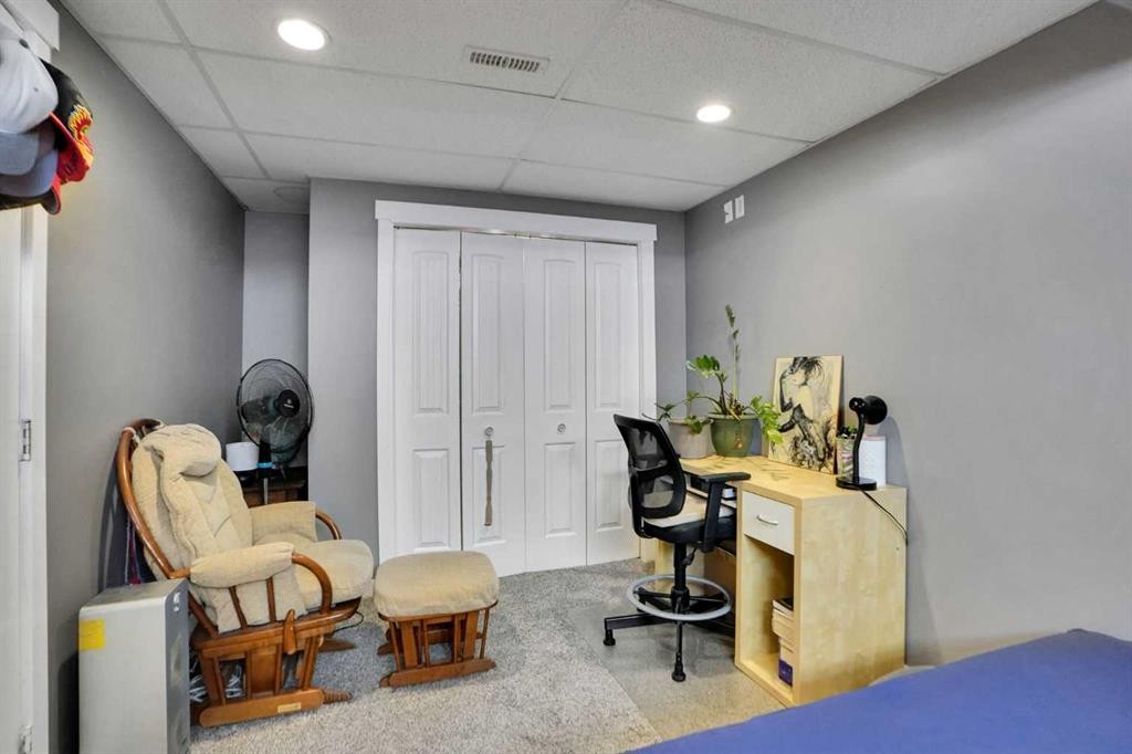 









184


Cramond

Green Southeast,
Calgary,




AB
T3M 1B7

