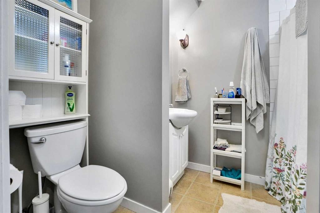 









184


Cramond

Green Southeast,
Calgary,




AB
T3M 1B7

