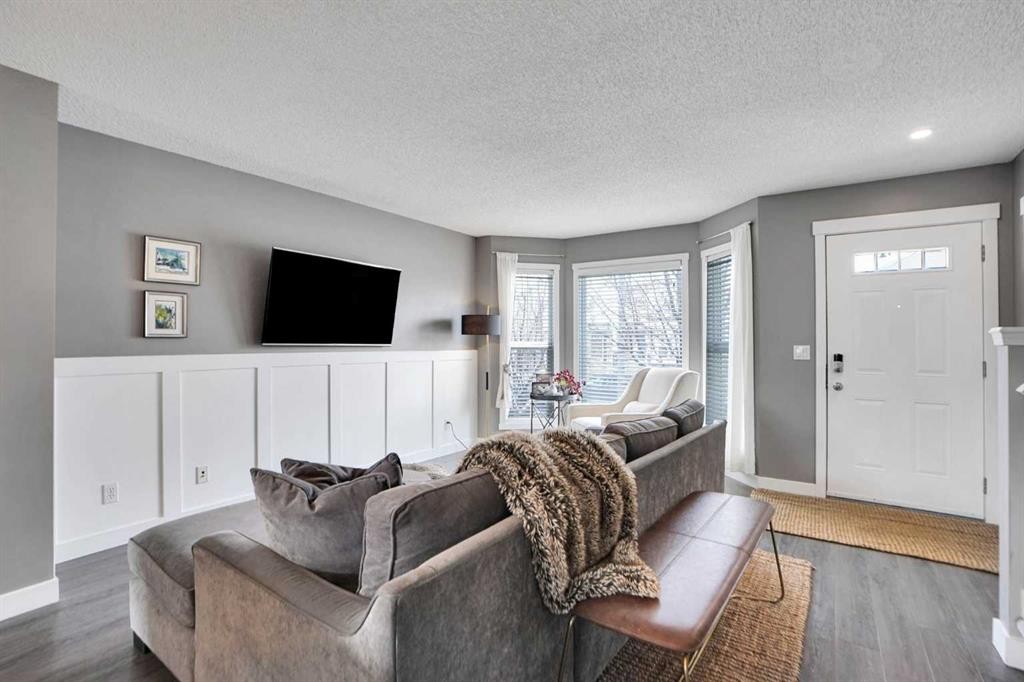 









184


Cramond

Green Southeast,
Calgary,




AB
T3M 1B7

