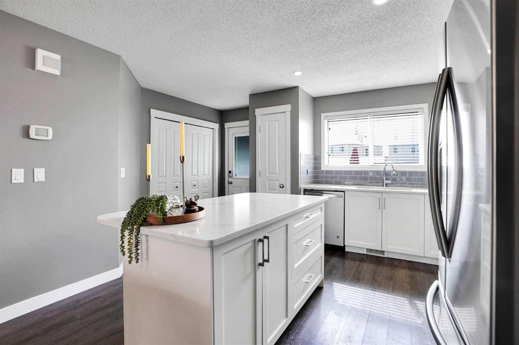 









184


Cramond

Green Southeast,
Calgary,




AB
T3M 1B7

