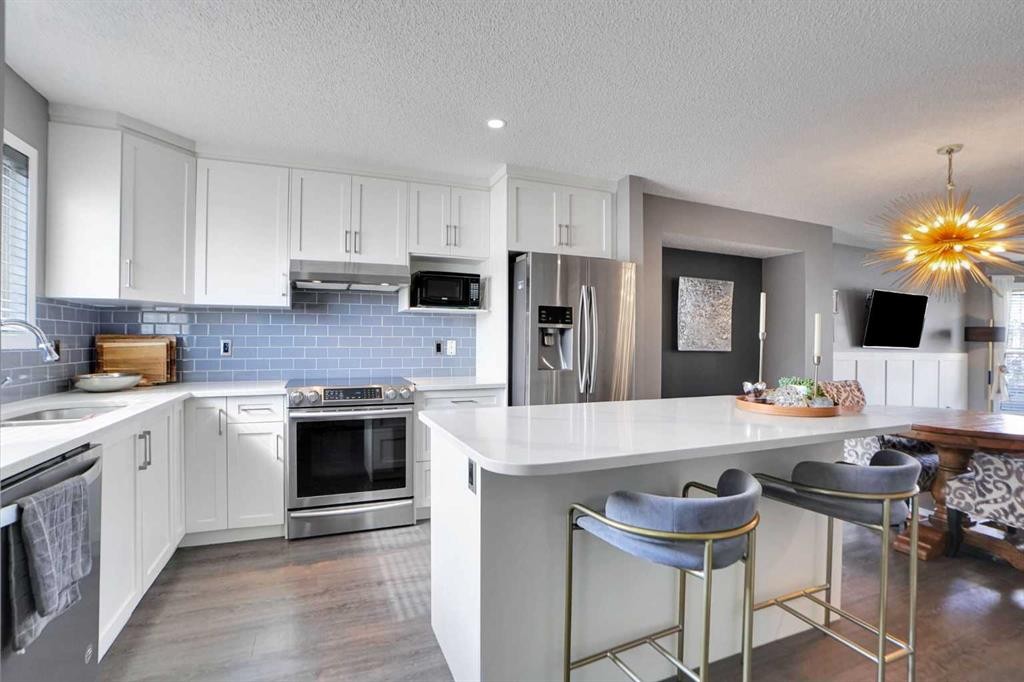 









184


Cramond

Green Southeast,
Calgary,




AB
T3M 1B7

