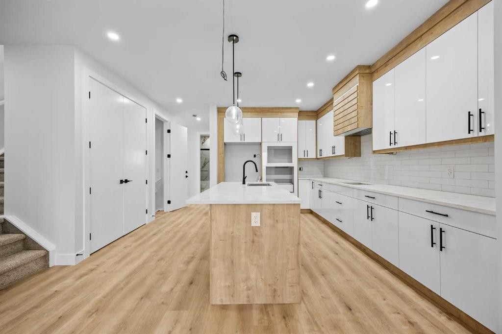 









196


Saddlelake

Manor Northeast,
Calgary,




AB
T3J2L5

