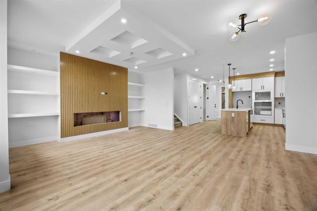 









196


Saddlelake

Manor Northeast,
Calgary,




AB
T3J2L5

