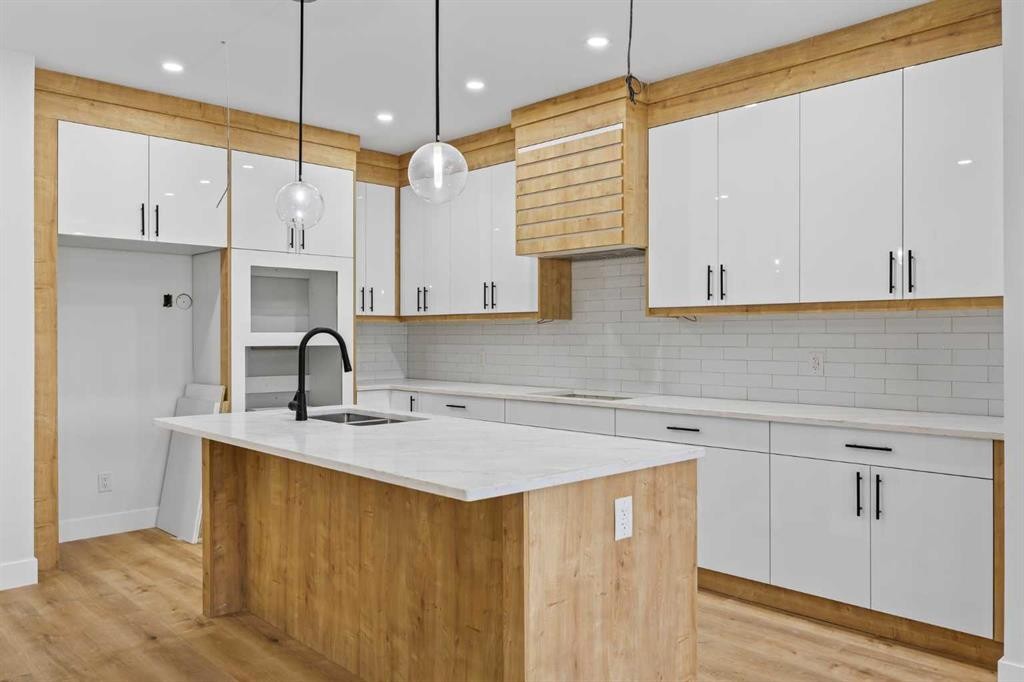 









196


Saddlelake

Manor Northeast,
Calgary,




AB
T3J2L5

