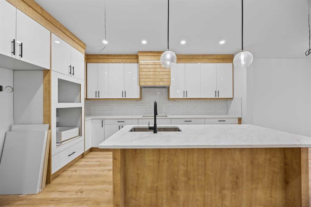 









196


Saddlelake

Manor Northeast,
Calgary,




AB
T3J2L5

