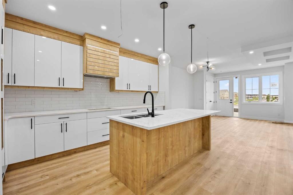 









196


Saddlelake

Manor Northeast,
Calgary,




AB
T3J2L5

