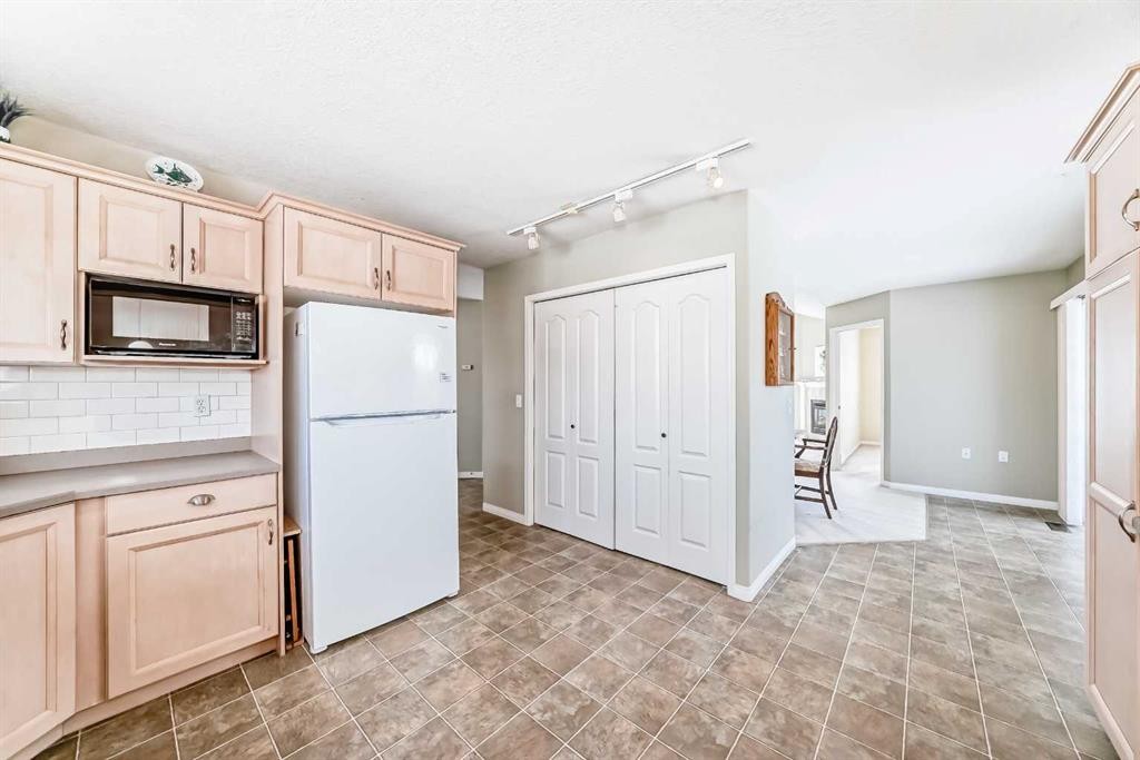 









409


Hope

Bay,
Rural Rocky View County,




AB
T1X1G5

