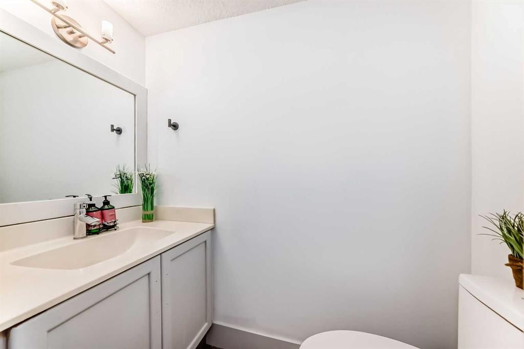 









36


Glamis

Green Southwest, 117,
Calgary,




AB
T3E6V1

