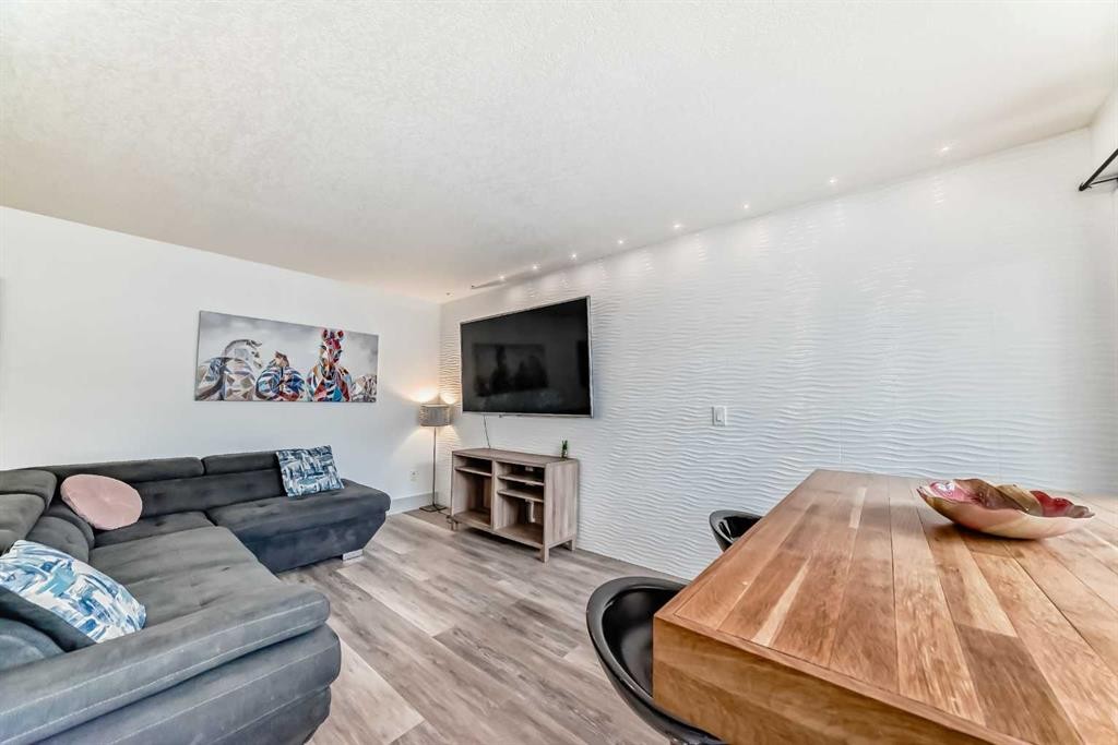









36


Glamis

Green Southwest, 117,
Calgary,




AB
T3E6V1

