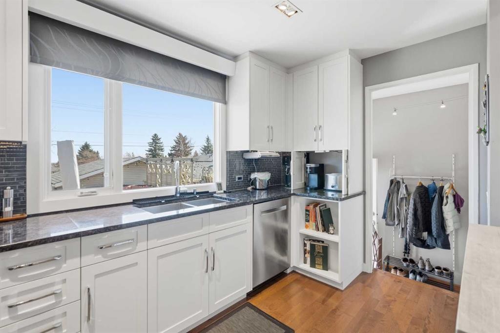 









948


Canaveral

Crescent Southwest,
Calgary,




AB
T2W 1N5


