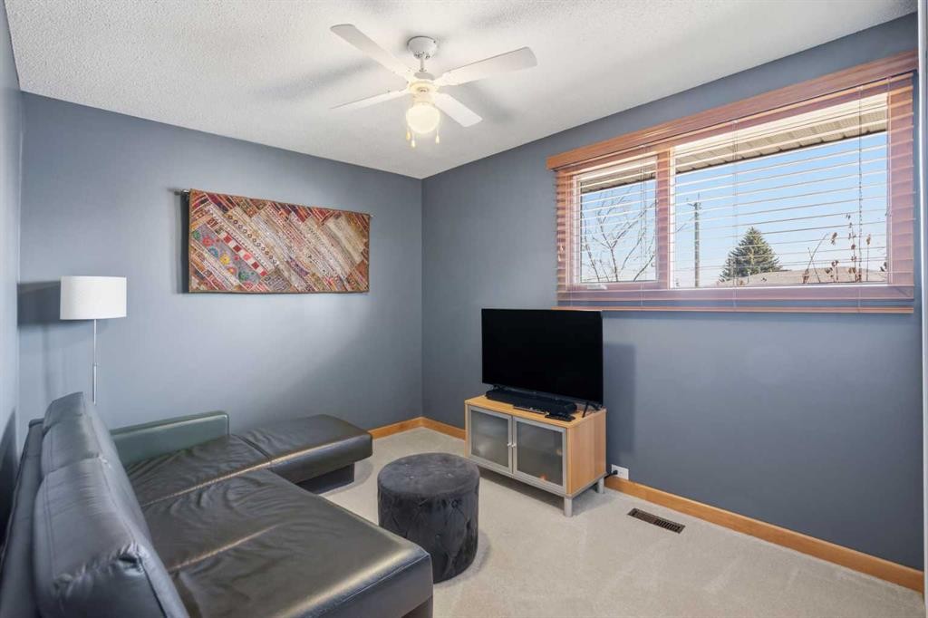 









948


Canaveral

Crescent Southwest,
Calgary,




AB
T2W 1N5

