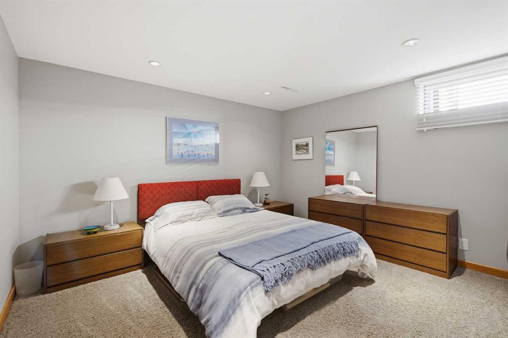 









948


Canaveral

Crescent Southwest,
Calgary,




AB
T2W 1N5

