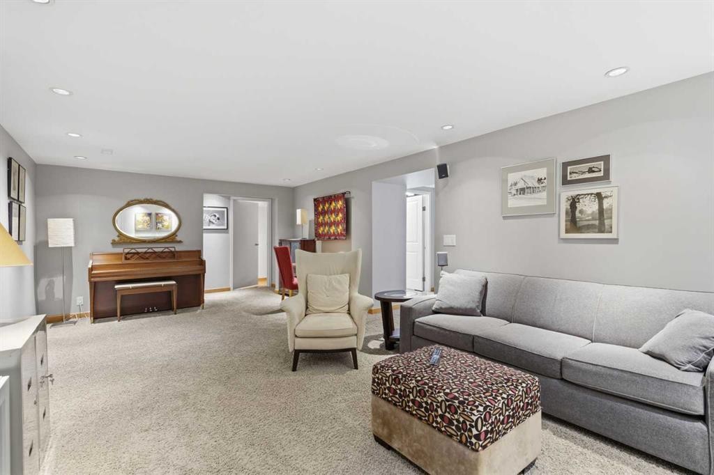 









948


Canaveral

Crescent Southwest,
Calgary,




AB
T2W 1N5

