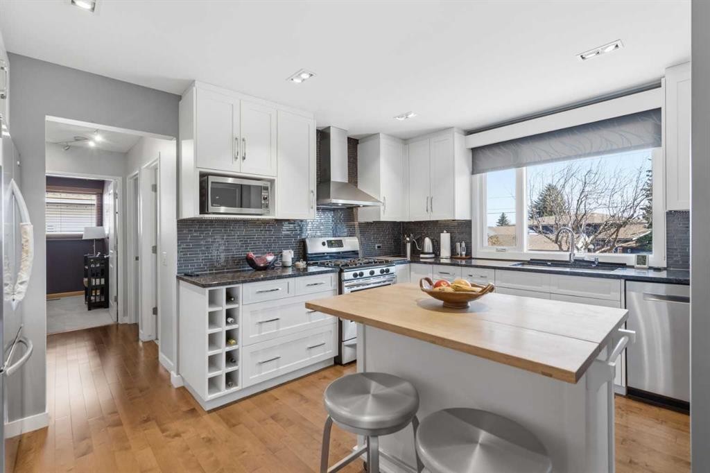 









948


Canaveral

Crescent Southwest,
Calgary,




AB
T2W 1N5

