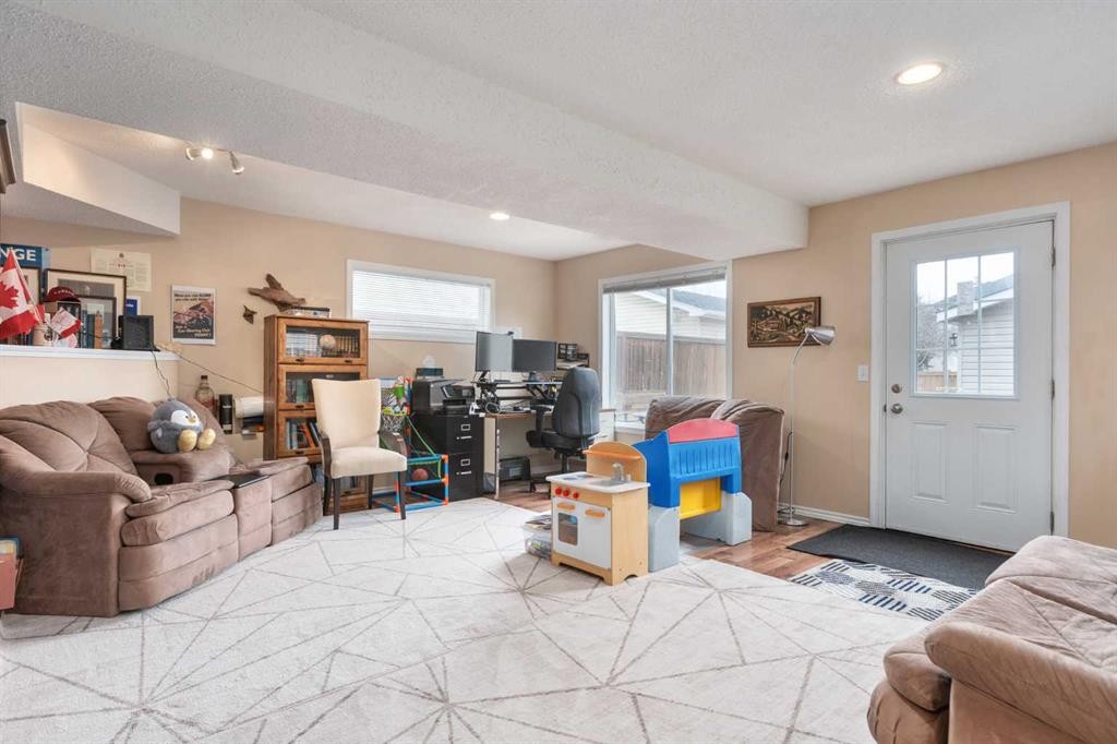









135


Covewood

Close Northeast,
Calgary,




AB
T3K 4Z8

