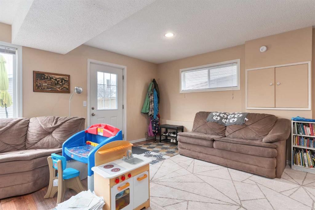 









135


Covewood

Close Northeast,
Calgary,




AB
T3K 4Z8

