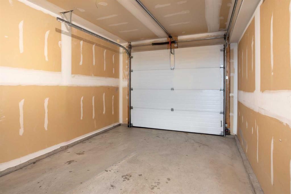 









80


Dyrgas

Gate, 113,
Canmore,




AB
T1W 3M8

