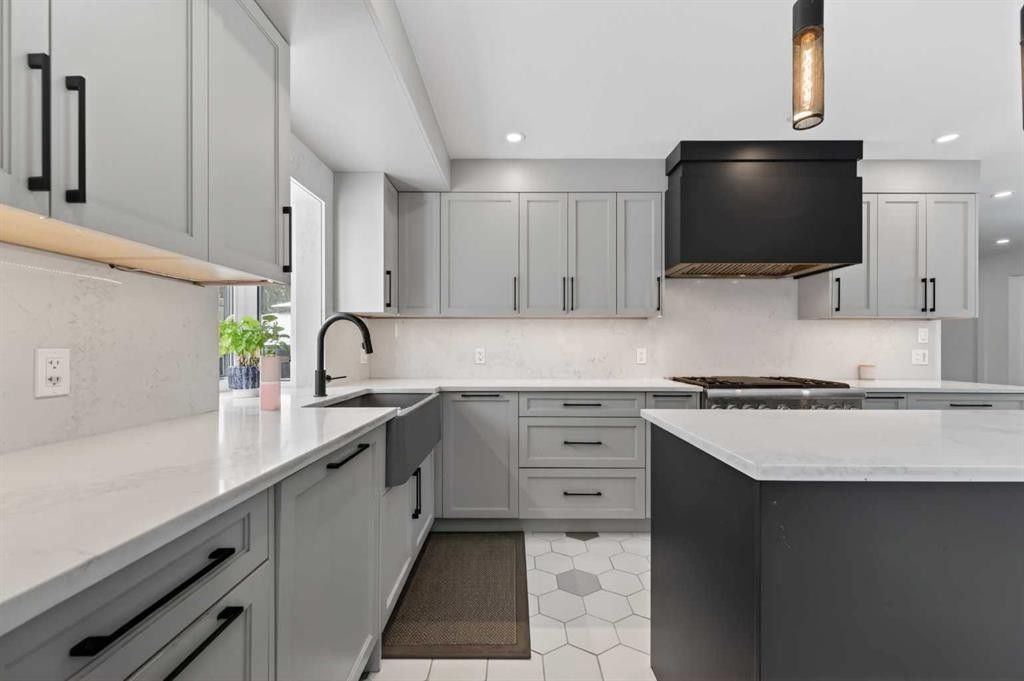 









1423


18

Street Northeast,
Calgary,




AB
T2V 4V8

