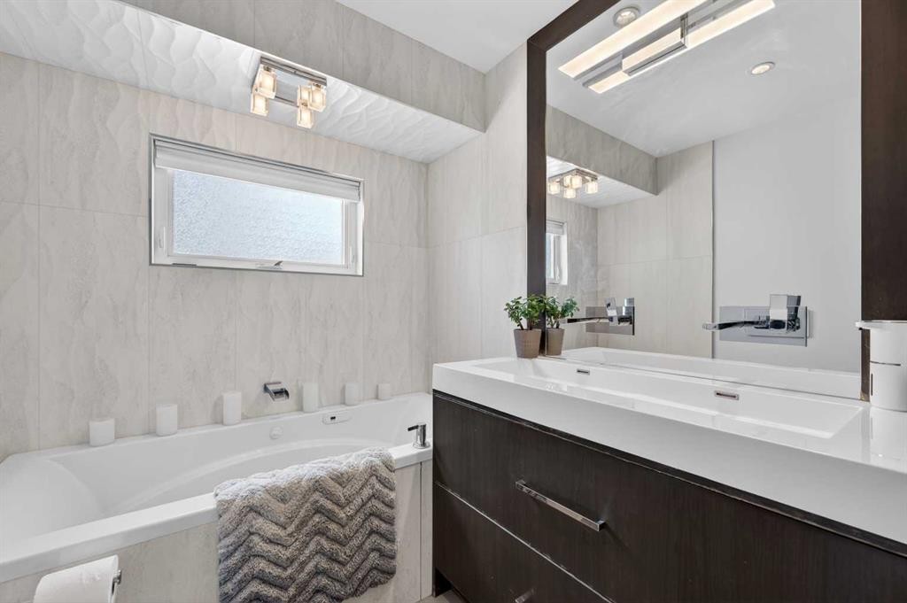 









1423


18

Street Northeast,
Calgary,




AB
T2V 4V8


