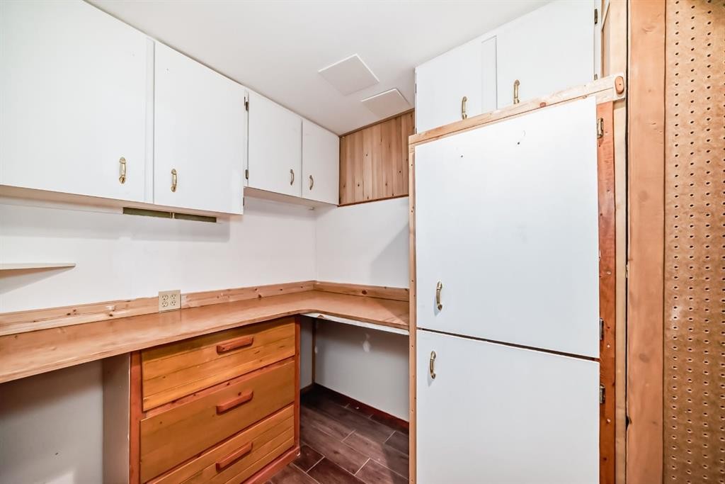 









255


Falshire

Way Northeast,
Calgary,




AB
T3J 2B3

