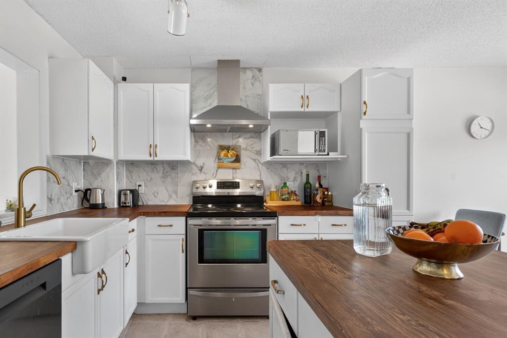









121


Rocky Ridge

Court Northwest,
Calgary,




AB
T3G4S7

