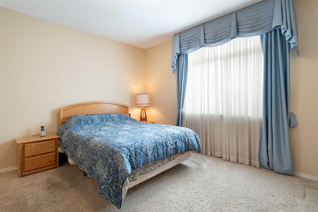 









2107


Patterson

View Southwest, .,
Calgary,




AB
T3H 3J9

