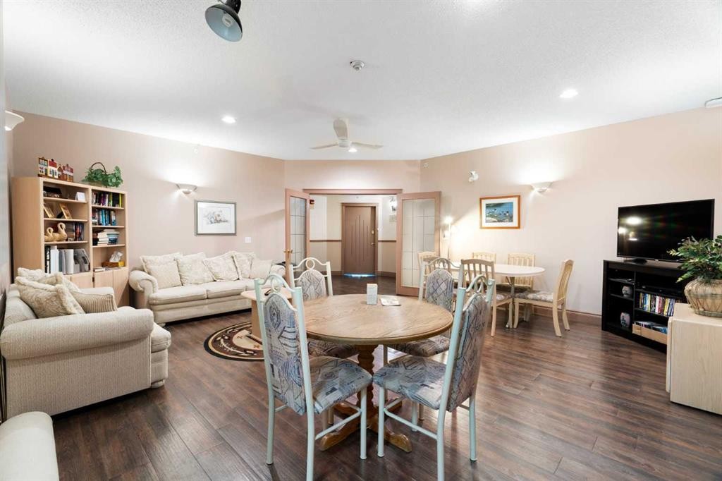 









2107


Patterson

View Southwest, .,
Calgary,




AB
T3H 3J9

