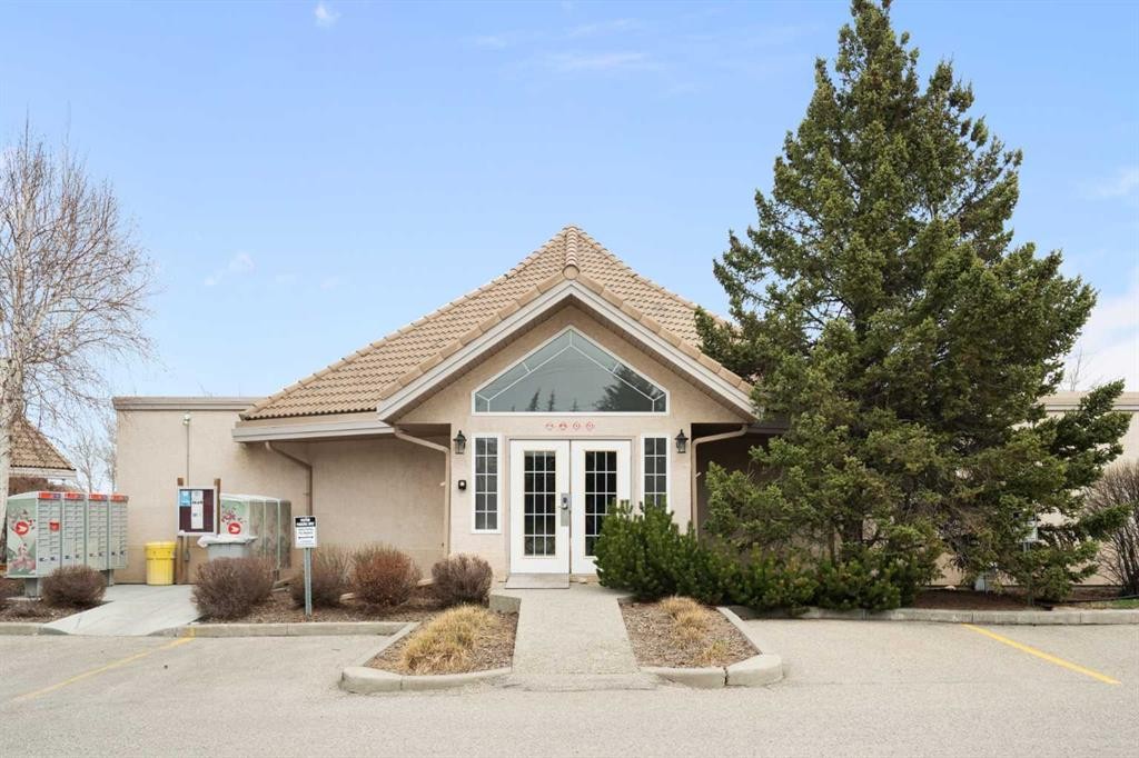 









2107


Patterson

View Southwest, .,
Calgary,




AB
T3H 3J9

