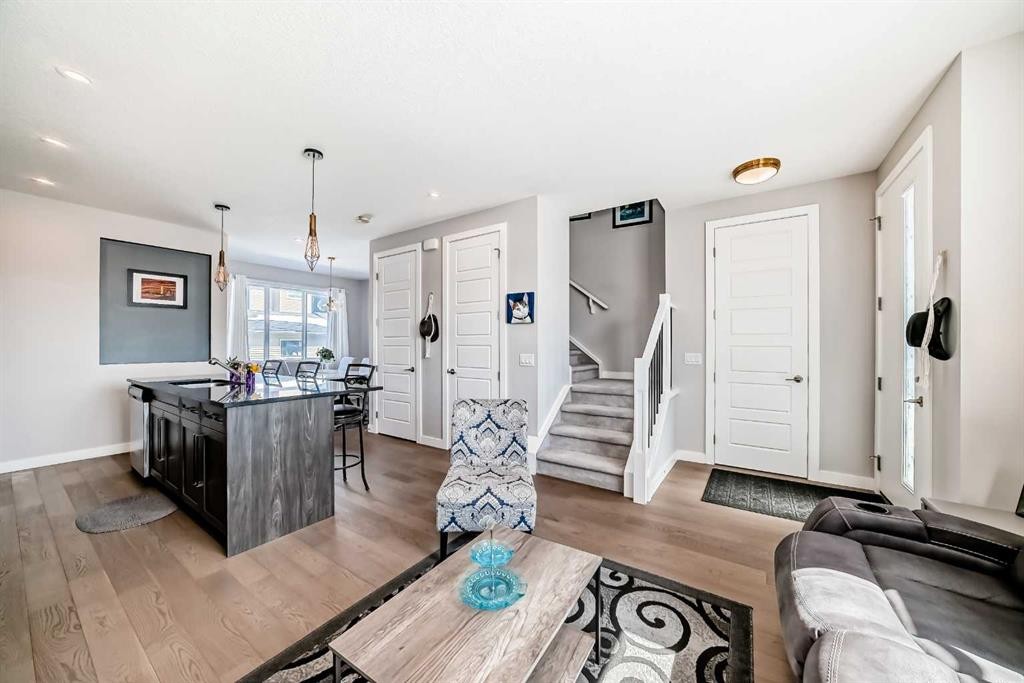 









1016


Lanark

Boulevard Southeast,
Airdrie,




AB
T4A 3L6

