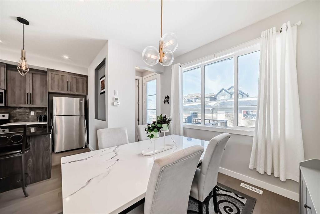 









1016


Lanark

Boulevard Southeast,
Airdrie,




AB
T4A 3L6

