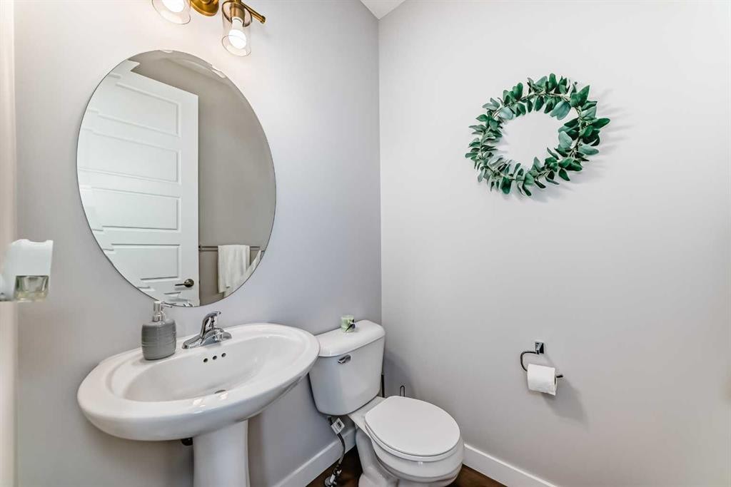 









1016


Lanark

Boulevard Southeast,
Airdrie,




AB
T4A 3L6

