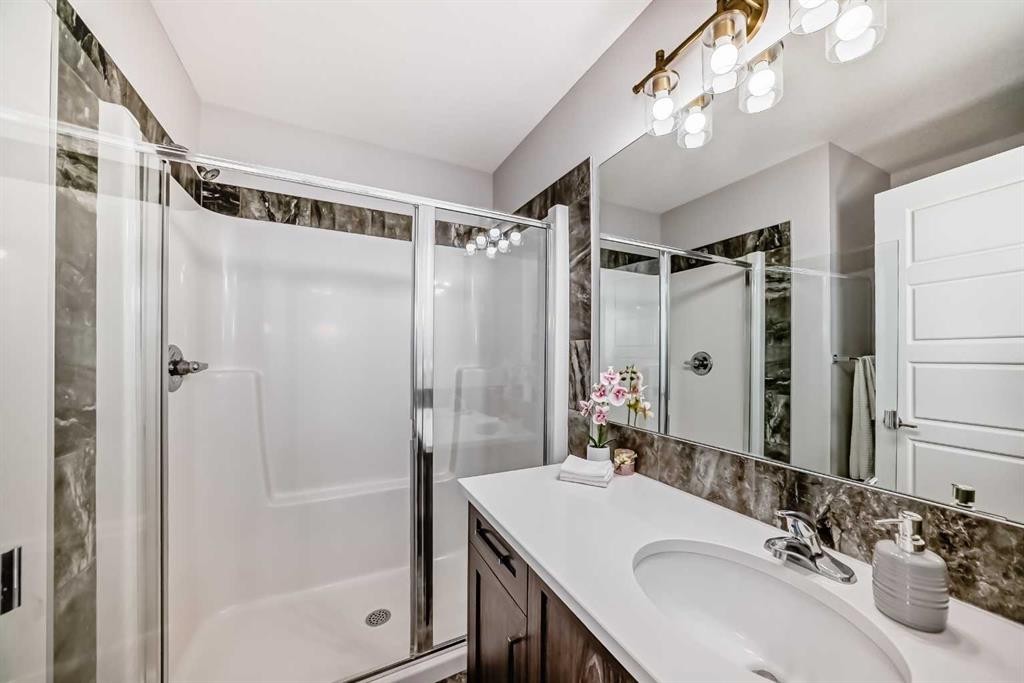 









1016


Lanark

Boulevard Southeast,
Airdrie,




AB
T4A 3L6


