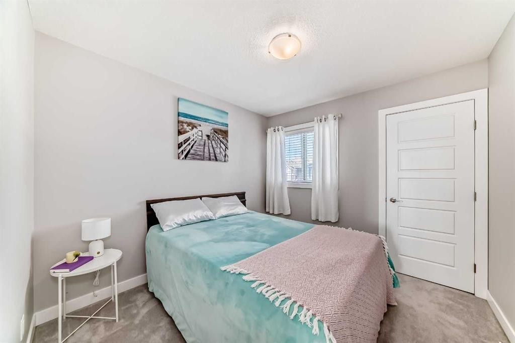









1016


Lanark

Boulevard Southeast,
Airdrie,




AB
T4A 3L6

