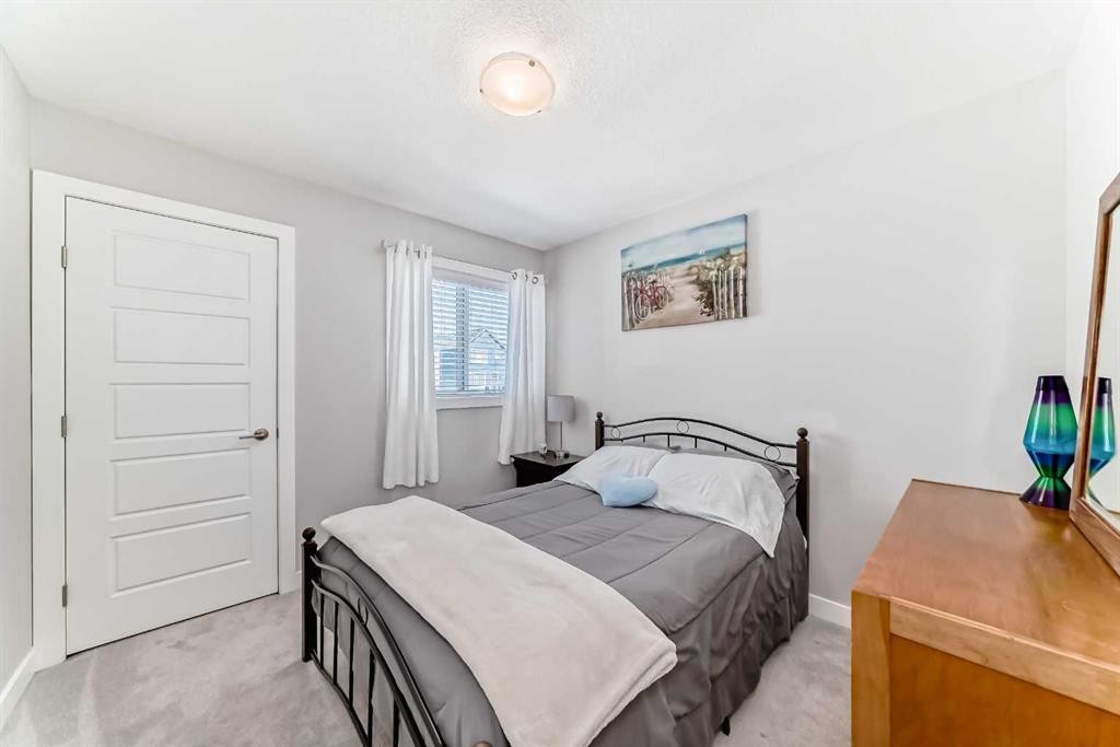 









1016


Lanark

Boulevard Southeast,
Airdrie,




AB
T4A 3L6

