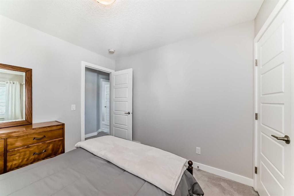 









1016


Lanark

Boulevard Southeast,
Airdrie,




AB
T4A 3L6

