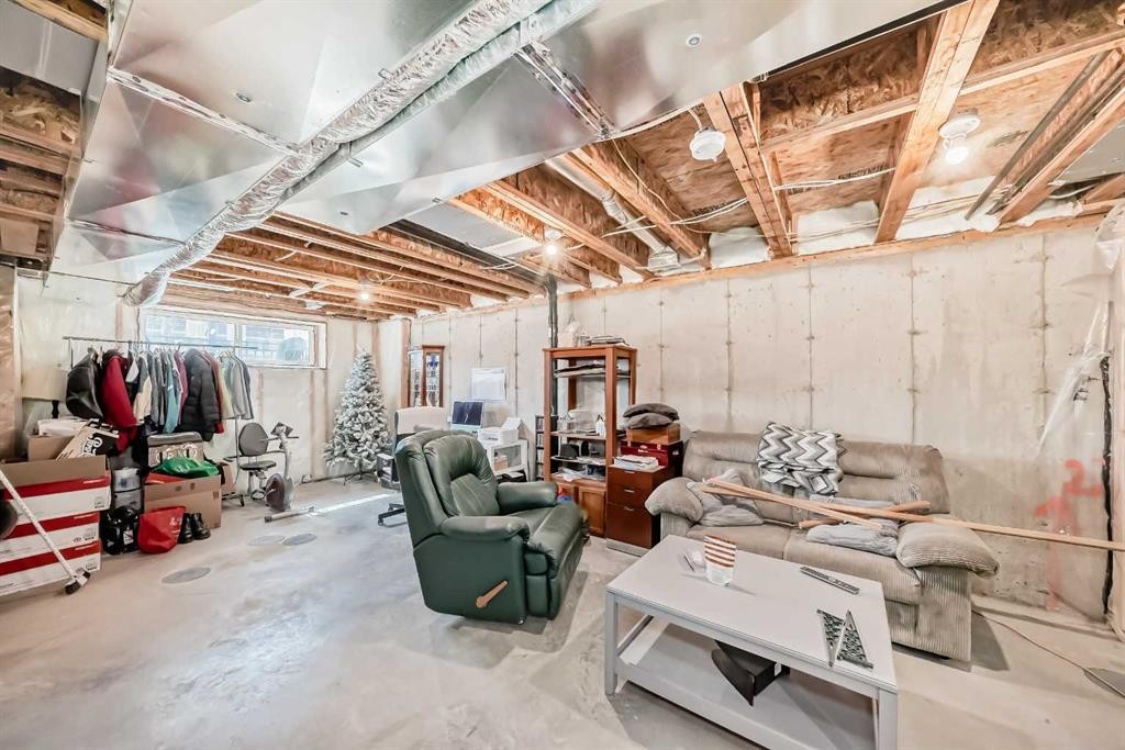 









1016


Lanark

Boulevard Southeast,
Airdrie,




AB
T4A 3L6

