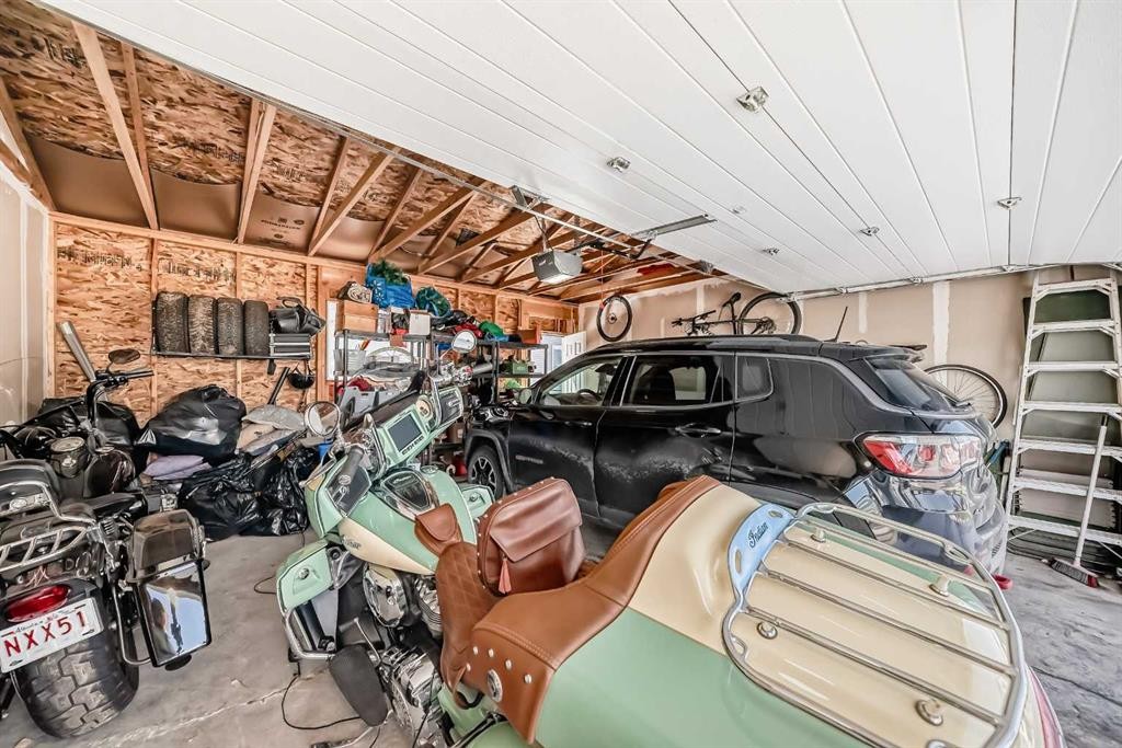 









1016


Lanark

Boulevard Southeast,
Airdrie,




AB
T4A 3L6

