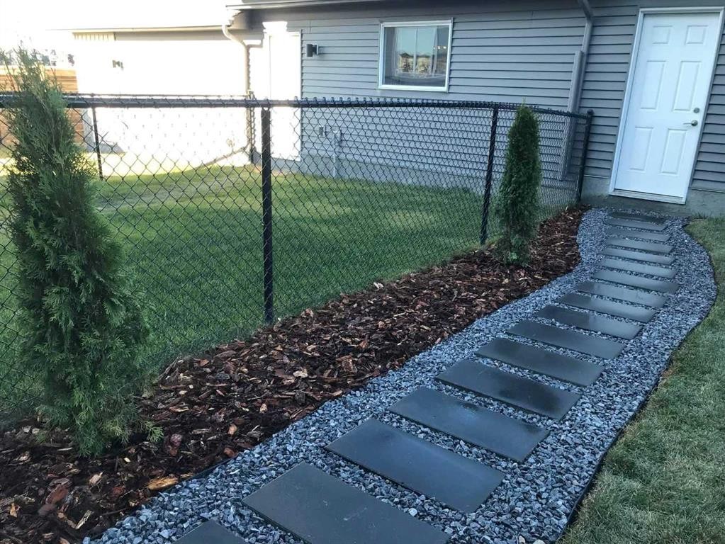 









1016


Lanark

Boulevard Southeast,
Airdrie,




AB
T4A 3L6

