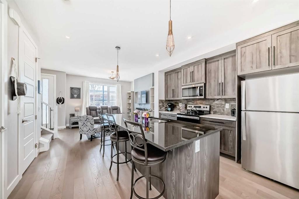 









1016


Lanark

Boulevard Southeast,
Airdrie,




AB
T4A 3L6

