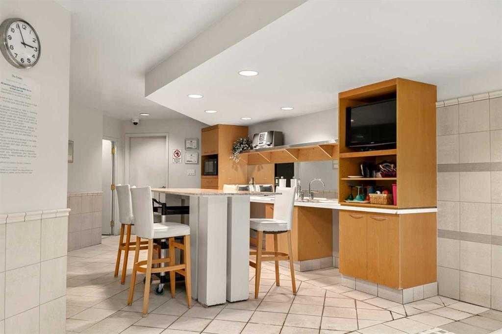 









720


13

Avenue Southwest, 2030,
Calgary,




AB
T2R1M5

