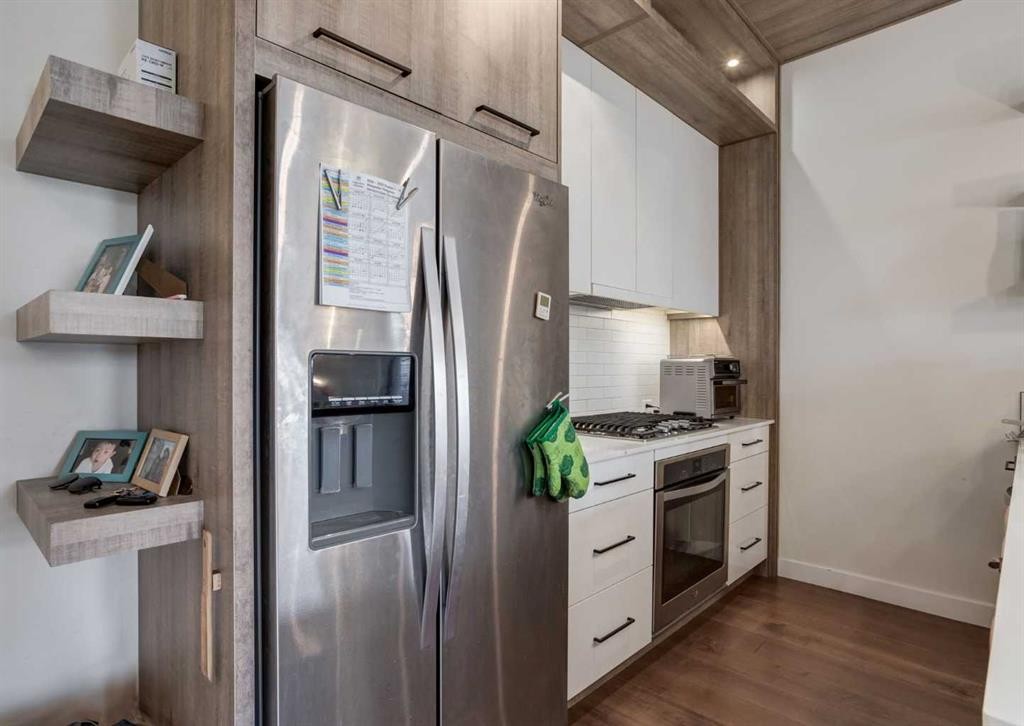 









2702


17

Avenue Southwest, 408,
Calgary,




AB
T3E 8A5

