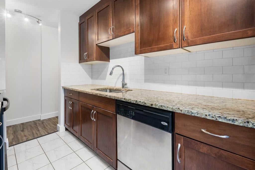 









824


4

Avenue Northwest, 103,
Calgary,




AB
T2N 0M8

