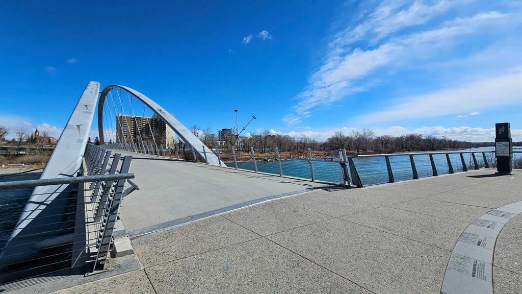 









560


6

Avenue Southeast, 407,
Calgary,




AB
T2G 1K7


