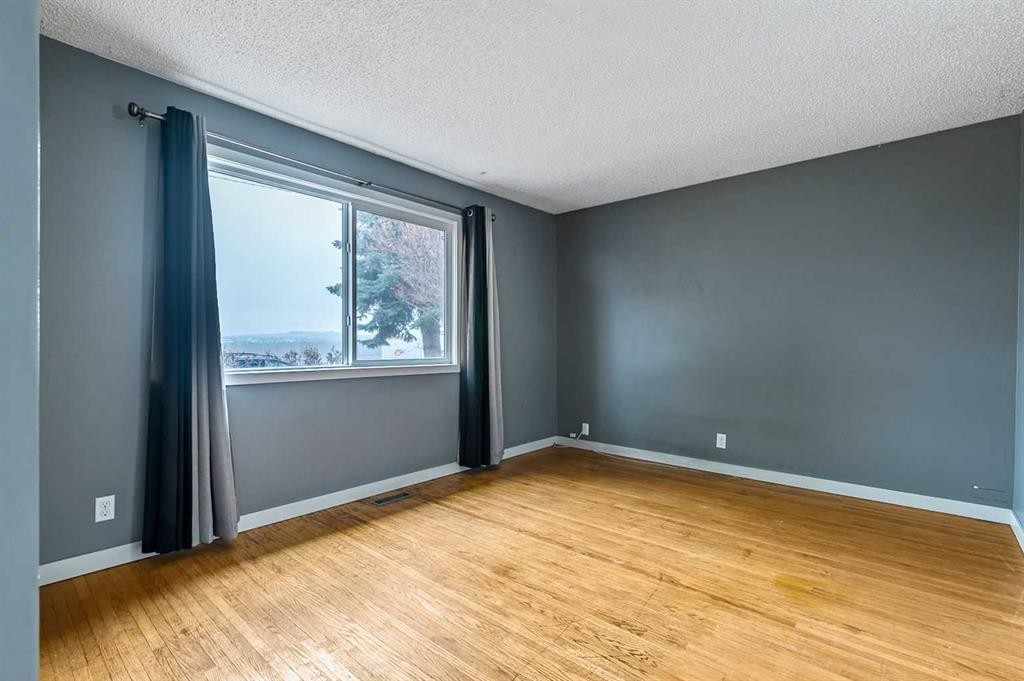 









30


Crescent

Road East,
Okotoks,




AB
T1S 1G4

