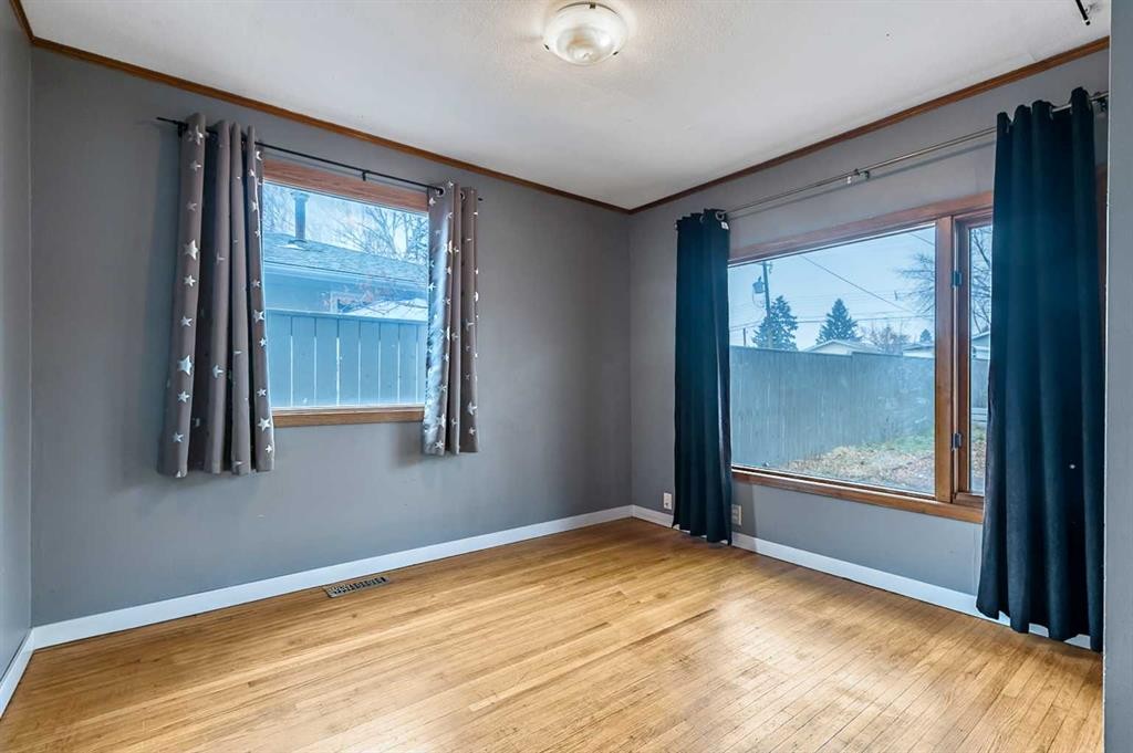 









30


Crescent

Road East,
Okotoks,




AB
T1S 1G4

