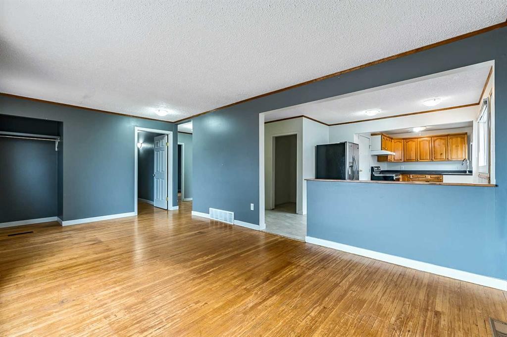 









30


Crescent

Road East,
Okotoks,




AB
T1S 1G4

