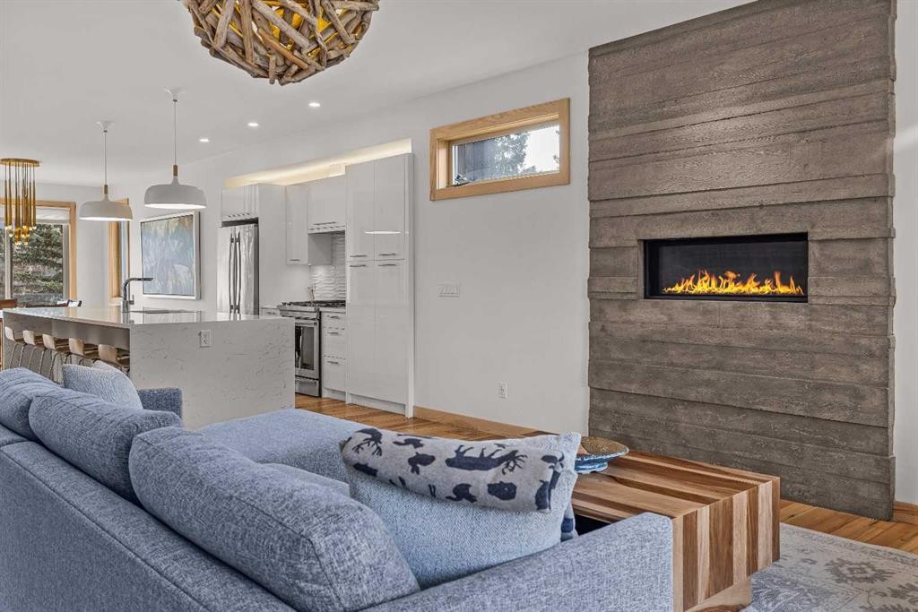 









700


8

Avenue,
Canmore,




AB
T1W 2E3

